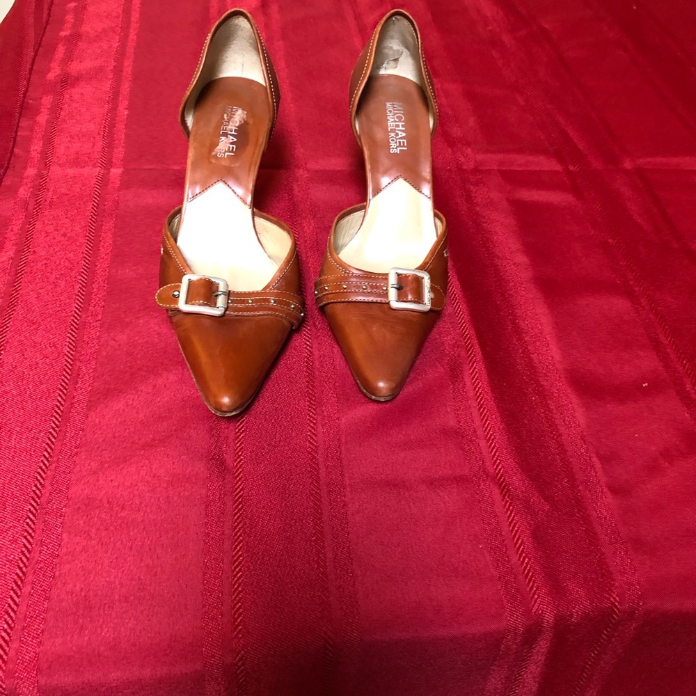 Michael Kors buckle tan shoes